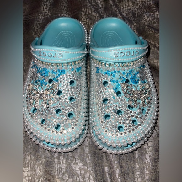 I’m selling these beautiful crocs that I customized - Picture 3 of 3